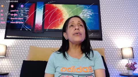 Snapshot of kamila_gh chatting on April 8, 8:42 pm Kami online show from April 8, 8:42 pm