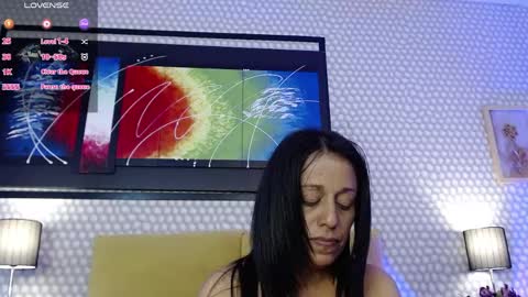 Snapshot of kamila_gh chatting on April 16, 8:42 pm Kami online show from April 16, 8:42 pm