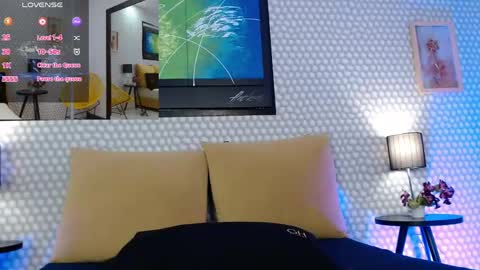 Snapshot of kamila_gh chatting on April 17, 8:12 pm Kami online show from April 17, 8:12 pm