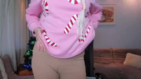 Camila online show from December 17, 6:19 am