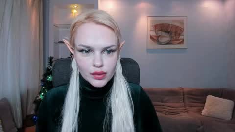 Camila online show from December 18, 7:03 am