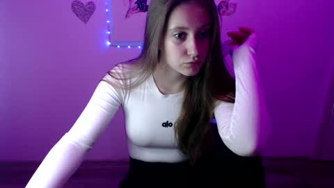 Snapshot of kamilla_love_ chatting on September 23, 11:13 am kamilla_love_ online show from September 23, 11:13 am