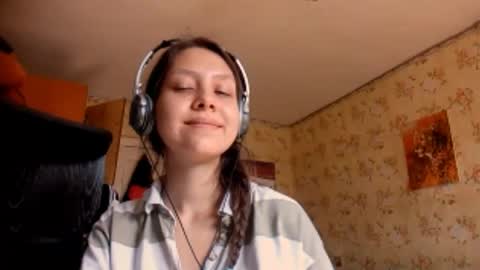 Mari  Simmons online show from September 18, 7:32 am