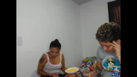 Snapshot of kammy_cami chatting on April 17, 12:30 pm kammy y camila online show from April 17, 12:30 pm
