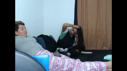 Snapshot of kammy_cami chatting on April 21, 2:56 pm kammy y camila online show from April 21, 2:56 pm