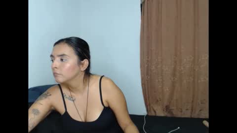 Snapshot of kammy_cami chatting on April 22, 3:13 pm kammy y camila online show from April 22, 3:13 pm