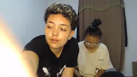 Snapshot of kammy_cami chatting on May 5, 12:07 am kammy y camila online show from May 5, 12:07 am