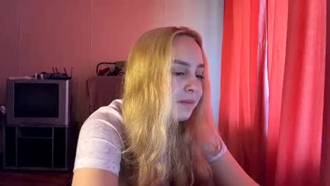 Snapshot of kandislaski chatting on August 3, 9:04 am Lizzie online show from August 3, 9:04 am