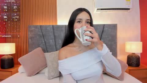 Snapshot of kandy_doll chatting on April 9, 6:35 pm Deisy Miller online show from April 9, 6:35 pm