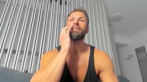 Snapshot of kanegriffin26 chatting on November 17, 1:28 pm Kane OF strongkane online show from November 17, 1:28 pm