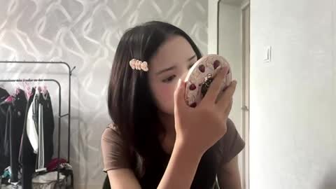 Lily online show from May 12, 9:06 am