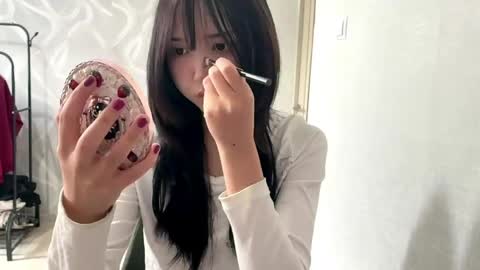 Lily online show from May 18, 9:04 am