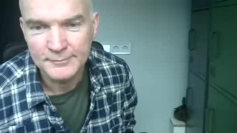 Snapshot of kapitein_rob chatting on December 9, 12:51 pm Robbie online show from December 9, 12:51 pm