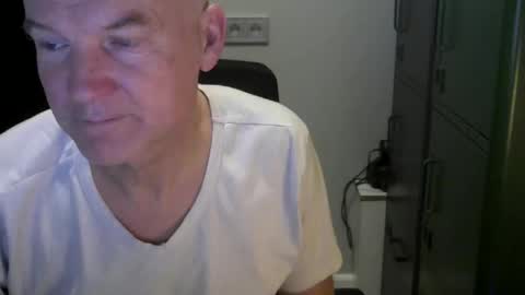 Snapshot of kapitein_rob chatting on February 2, 5:42 am Robbie online show from February 2, 5:42 am