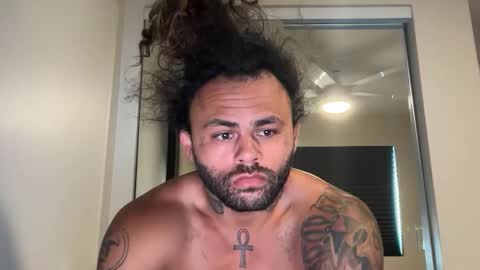 kaptanhook9 online show from March 31, 11:05 pm