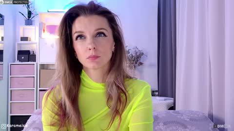 Julia online show from October 26, 9:42 pm