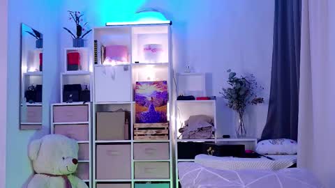 Julia online show from November 17, 2:06 am