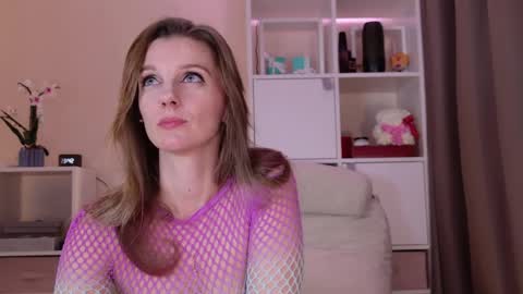 Julia online show from March 31, 8:42 pm