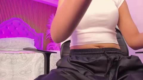 Karely online show from February 8, 1:25 pm