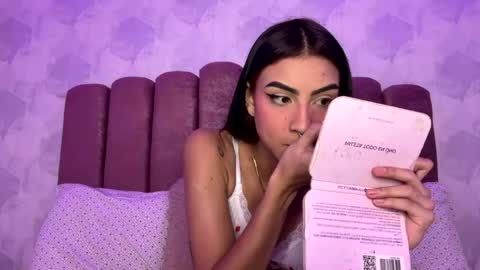 Snapshot of karen_roxe chatting on May 11, 9:56 pm karen_roxe online show from May 11, 9:56 pm