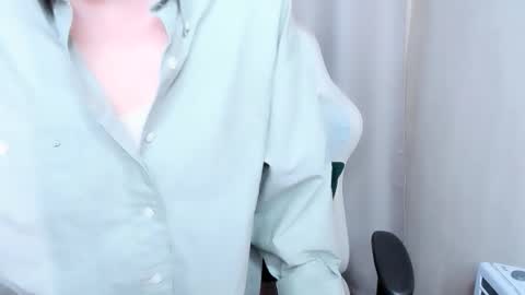 Snapshot of karen_villis chatting on February 5, 9:47 am Karen online show from February 5, 9:47 am