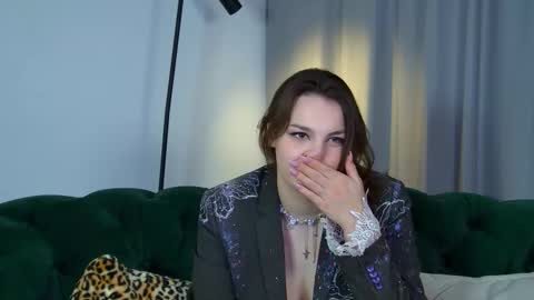 Karen online show from November 29, 6:22 pm