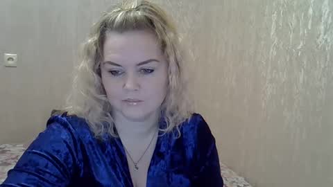 karennelsonx online show from January 10, 10:28 am