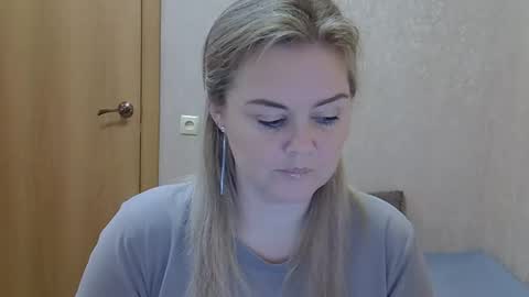 karennelsonx online show from November 1, 1:57 pm