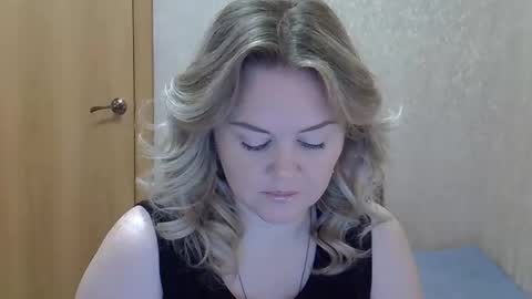 karennelsonx online show from November 9, 10:24 am