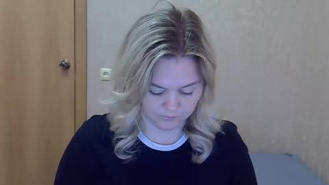 karennelsonx online show from April 23, 12:29 pm