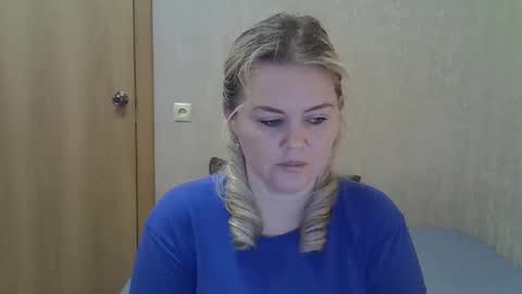 karennelsonx online show from May 7, 5:29 pm