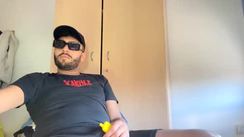 Snapshot of karim03larbi chatting on January 13, 1:06 pm karim03larbi online show from January 13, 1:06 pm