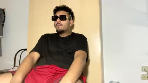 Snapshot of karim03larbi chatting on January 17, 8:00 pm karim03larbi online show from January 17, 8:00 pm