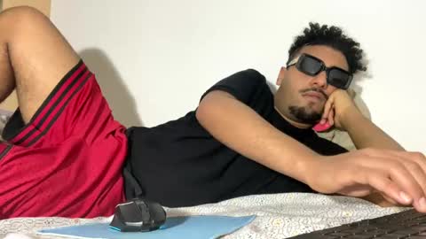 Snapshot of karim03larbi chatting on January 18, 2:12 pm karim03larbi online show from January 18, 2:12 pm
