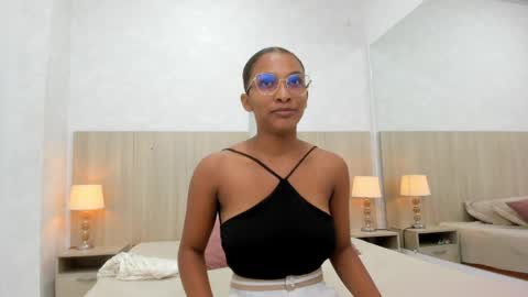 Snapshot of karina_calderon chatting on April 7, 11:21 am Karina Calderon online show from April 7, 11:21 am