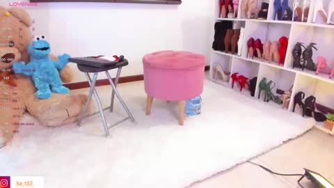 Snapshot of karina_torres_ chatting on October 8, 12:19 am Karina online show from October 8, 12:19 am