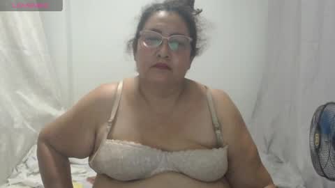 Snapshot of karina_turbay chatting on April 14, 3:45 am Karina online show from April 14, 3:45 am