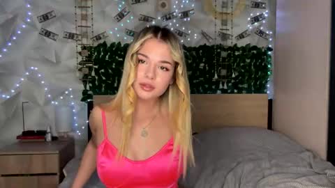 Snapshot of karina_vibe chatting on April 28, 11:26 am Karina online show from April 28, 11:26 am
