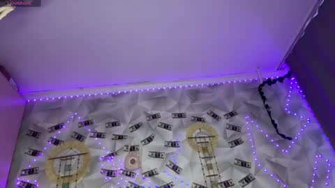 Snapshot of karina_vibe chatting on May 12, 11:07 am Karina online show from May 12, 11:07 am