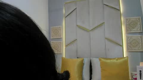 karinaacox online show from May 4, 12:45 pm