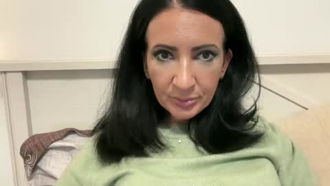 Snapshot of karinablair chatting on December 29, 1:02 am Karina online show from December 29, 1:02 am