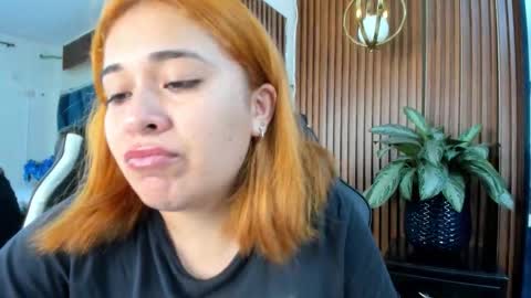 karinasanchezz online show from October 13, 12:32 am