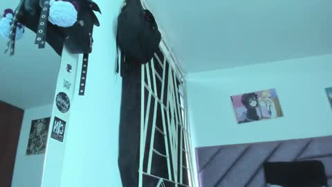 Snapshot of karinna__raven chatting on February 13, 9:44 pm KARINNA RAVEN online show from February 13, 9:44 pm