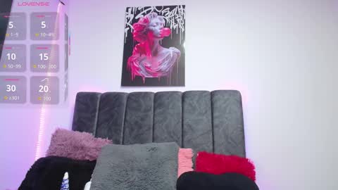 Snapshot of karinna_santana chatting on March 13, 10:27 pm karinna_santana online show from March 13, 10:27 pm