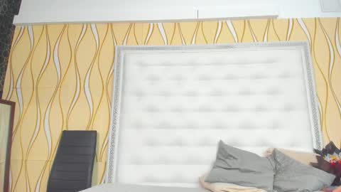 Snapshot of karissia_ chatting on January 13, 7:02 am KARISSIA online show from January 13, 7:02 am