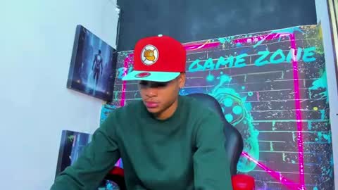Snapshot of karl_lenoox chatting on July 20, 3:32 am karl_lenoox online show from July 20, 3:32 am
