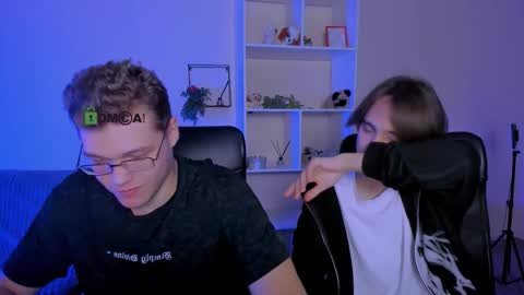 Snapshot of karl_mans chatting on October 10, 7:46 pm Karl online show from October 10, 7:46 pm