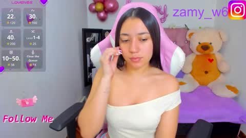 Snapshot of karla_cutee1 chatting on November 1, 5:04 pm karla online show from November 1, 5:04 pm