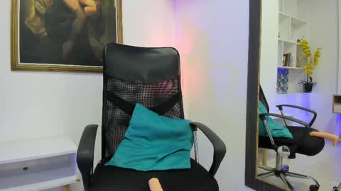 Karla Gonzaless online show from October 3, 10:01 am