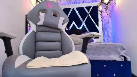 Snapshot of karla_hernandez chatting on September 29, 11:26 am Karla  online show from September 29, 11:26 am